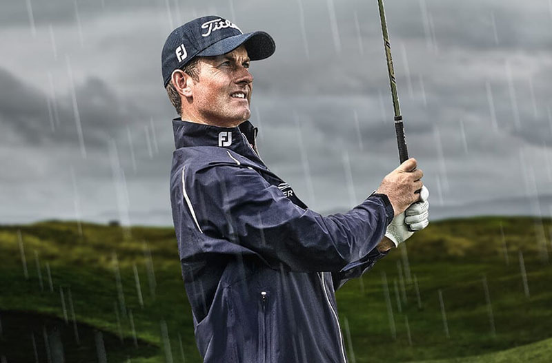 Cách chọn đồ golf khi trời mưa